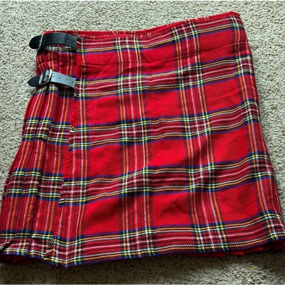 Traditional Red Tartan Scottish Kilt with Buckle Accents size 38/40